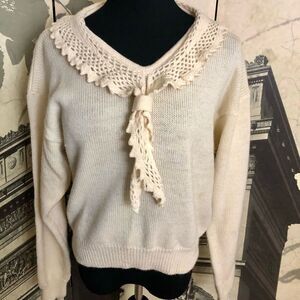 Nice vintage sweater by Alpenbliek size 40